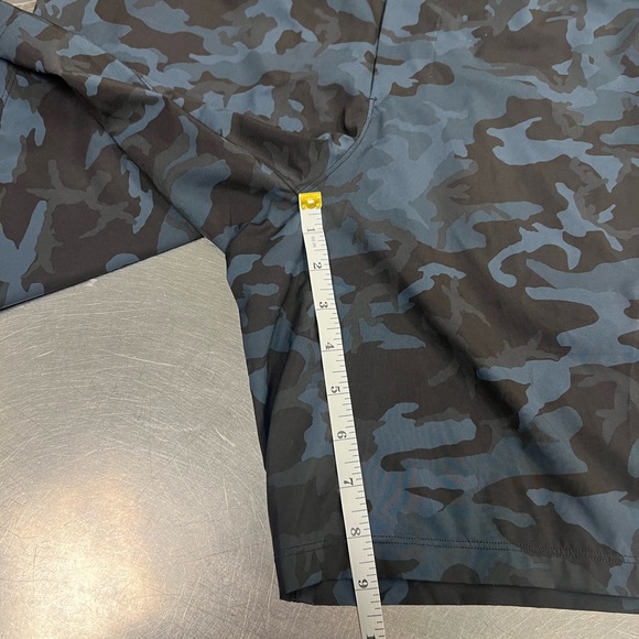 Lululemon Pace Breaker Shorts EUC - Picture 8 of 9